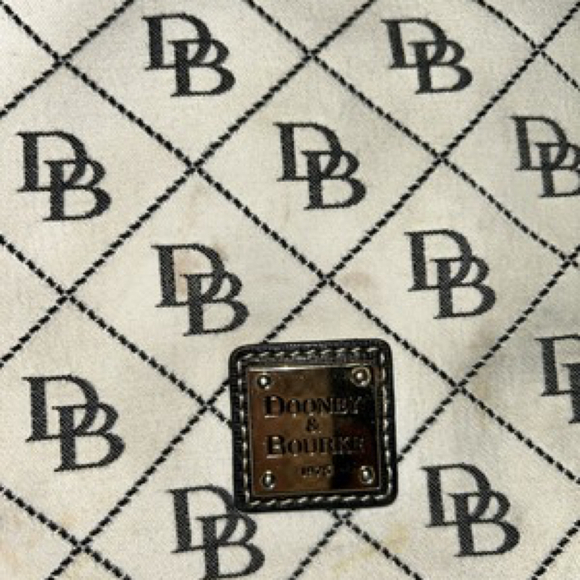 Dooney & Bourke White Black Quilt Logo Canvas Shoulder Bag Handbag Tote - Picture 14 of 14